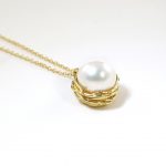 Yellow gold cultured freshwater pearl pendant