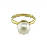 White freshwater pearl ring yellow gold